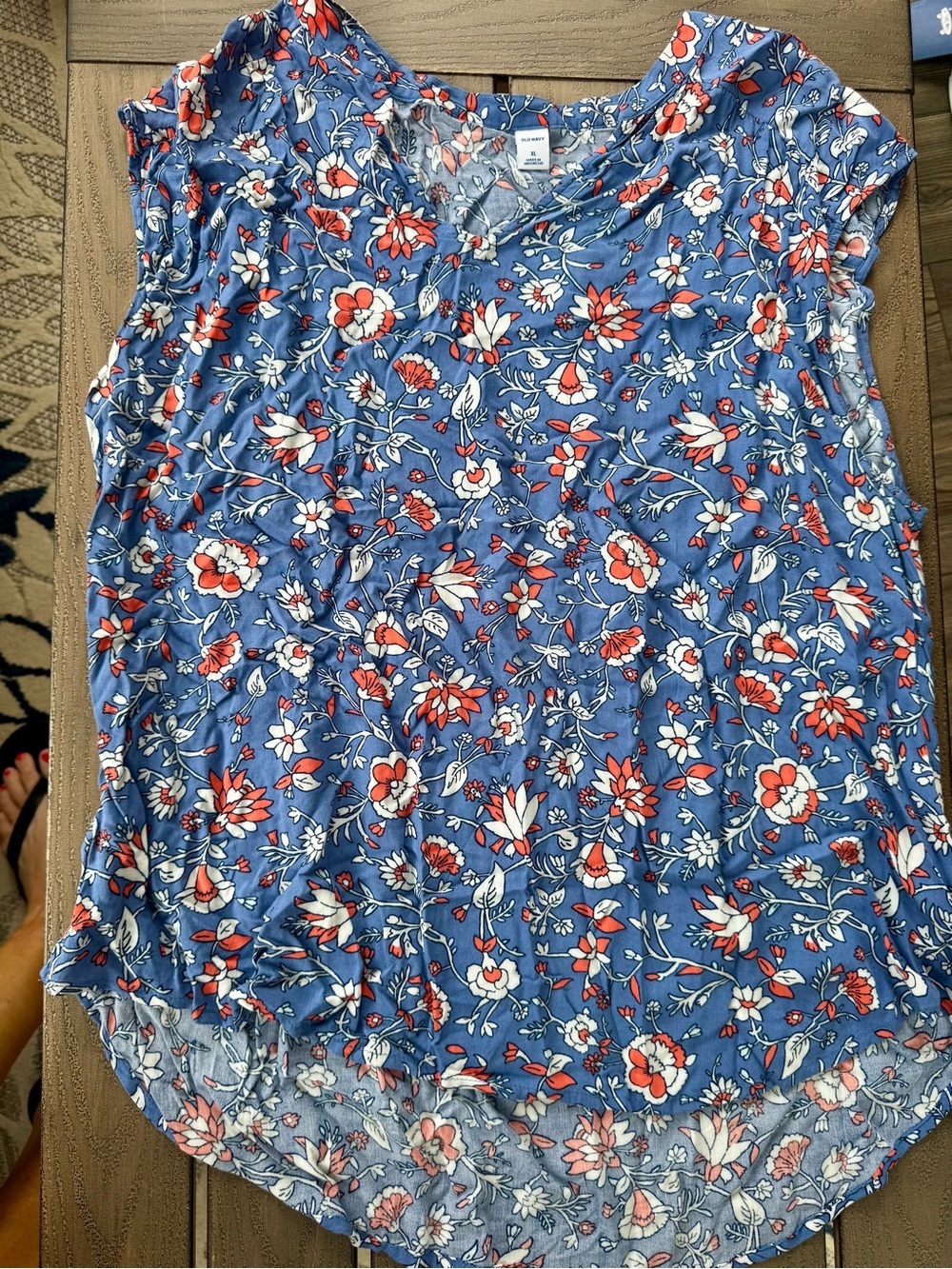 Old Navy Blue Floral V-Neck Cap Sleeve Blouse with coral & White flowers hi low